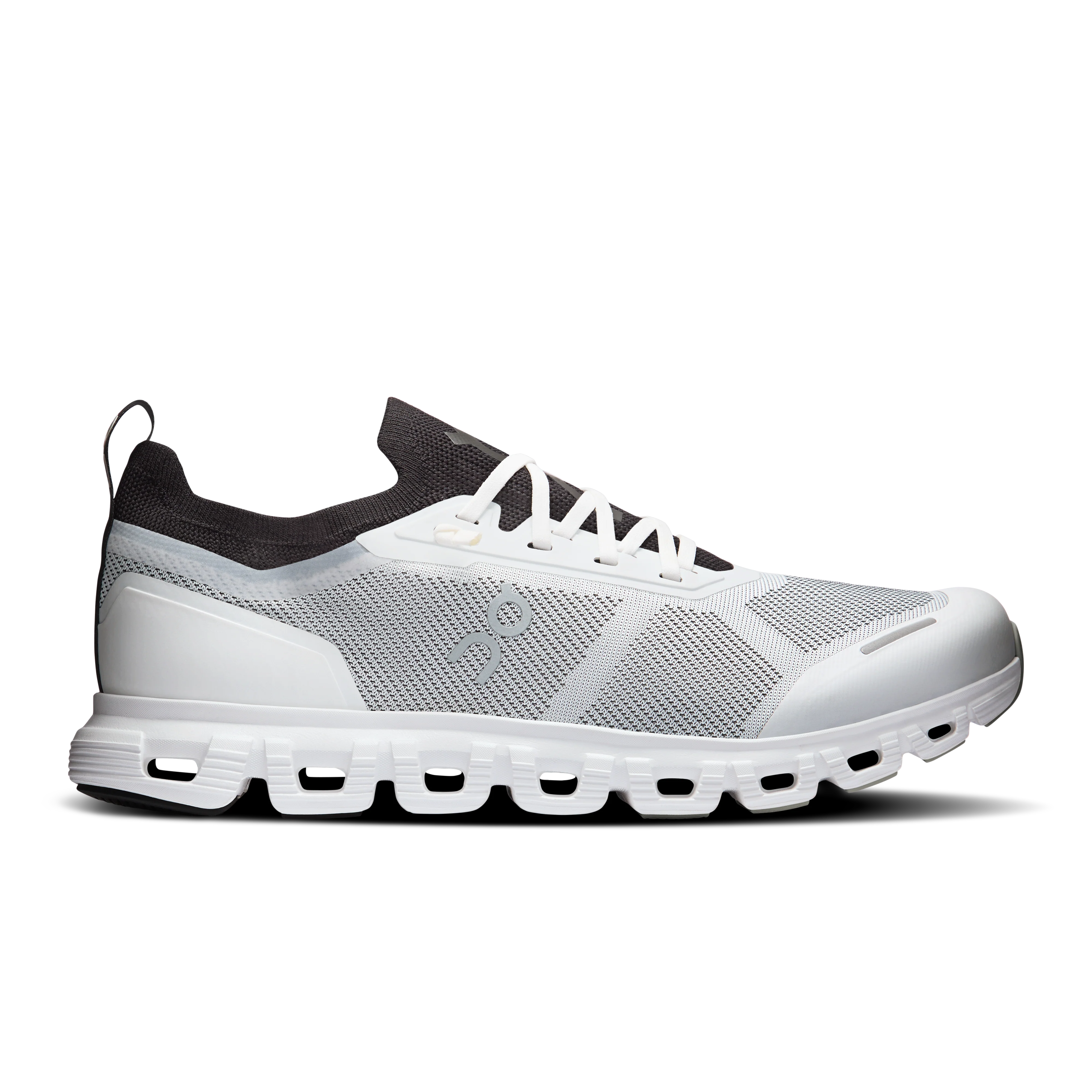ON Running - Cloud 6 Versa in Black/Ivory