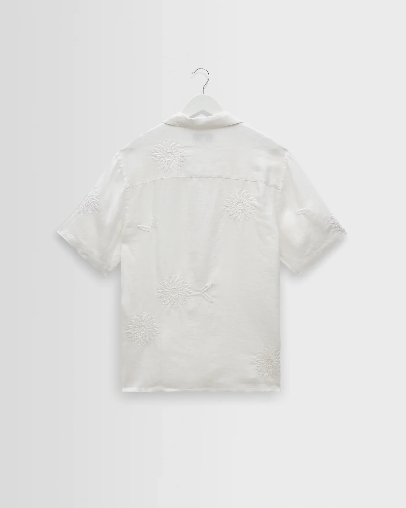 Wax London - Didcot Flower Embroidered Short-Sleeve Shirt in White - Image 2